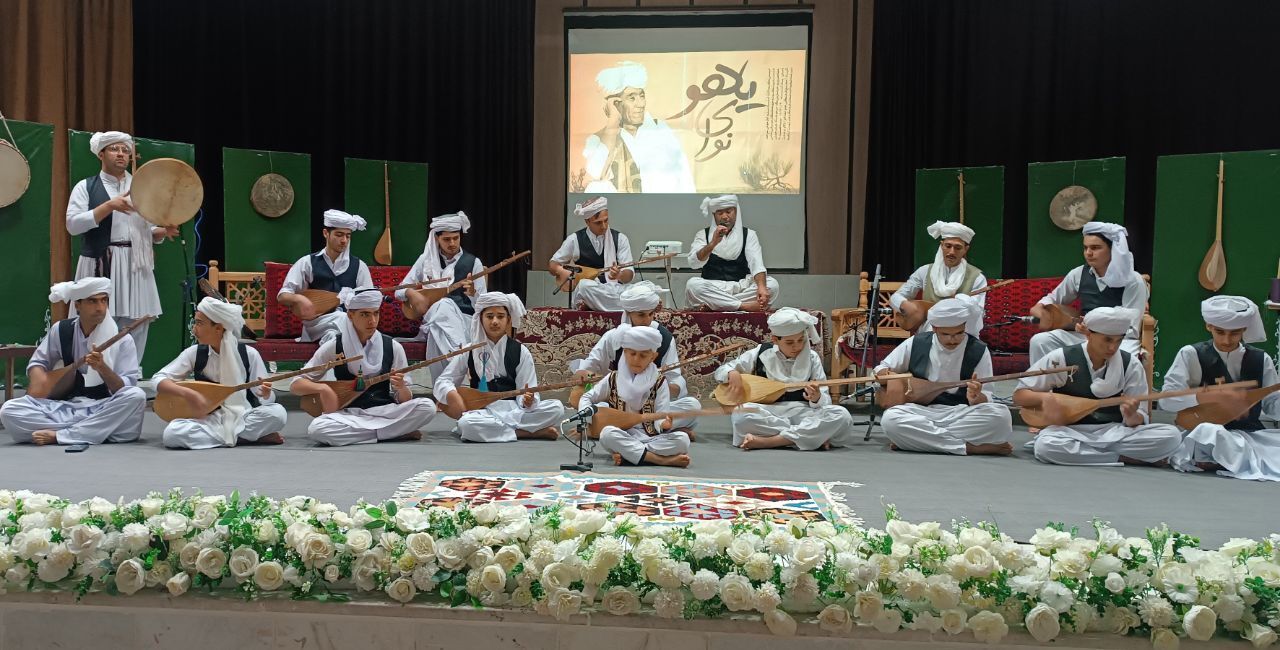تایباد میزبان هفتمین جشنواره استانی آواهای محلی است تایباد میزبان هفتمین جشنواره استانی آواهای محلی است