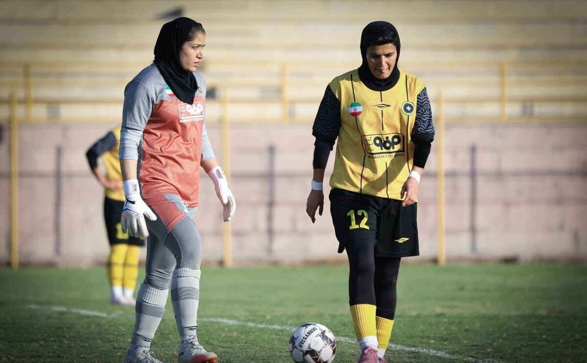 نبرد ۶ امتیازی سپاهان و ملوان در نصف جهان