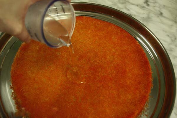 دستور تهیه کنافه با شربت زعفرانی داغ