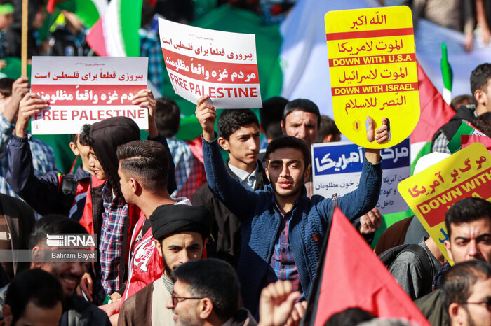 راهپیمایی ۱۳ آبان نمایش وحدت ملی و وفاداری به آرمان‌های انقلاب اسلامی