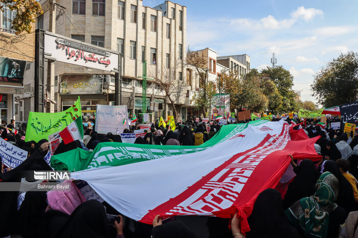 راهپیمایی ۱۳ آبان نمایش وحدت ملی و وفاداری به آرمان‌های انقلاب اسلامی