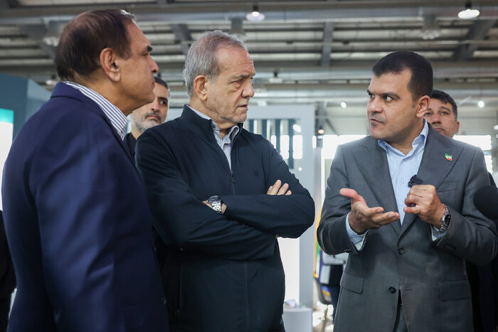 رئیسجمهور: باید نسبت به ارتقا کیفیت محصولات فناورانه اقدام کنیم