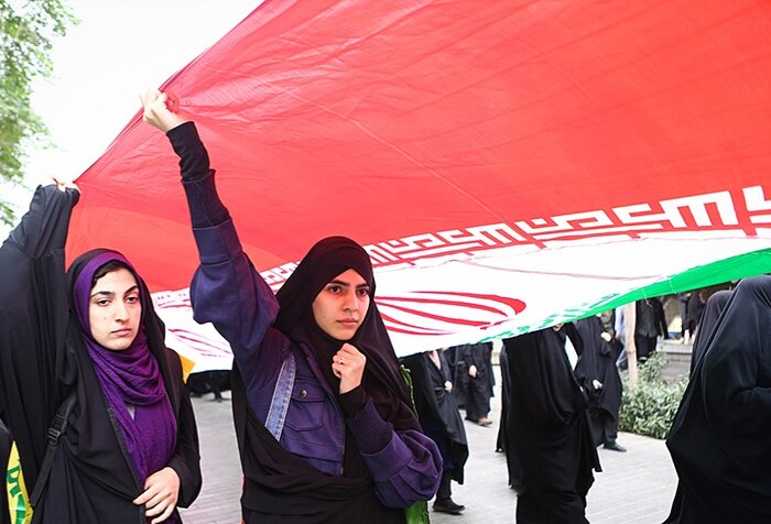 راهپیمایان ۱۳ آبان در قم انزجار خود را از استکبار جهانی به نمایش گذاشتند