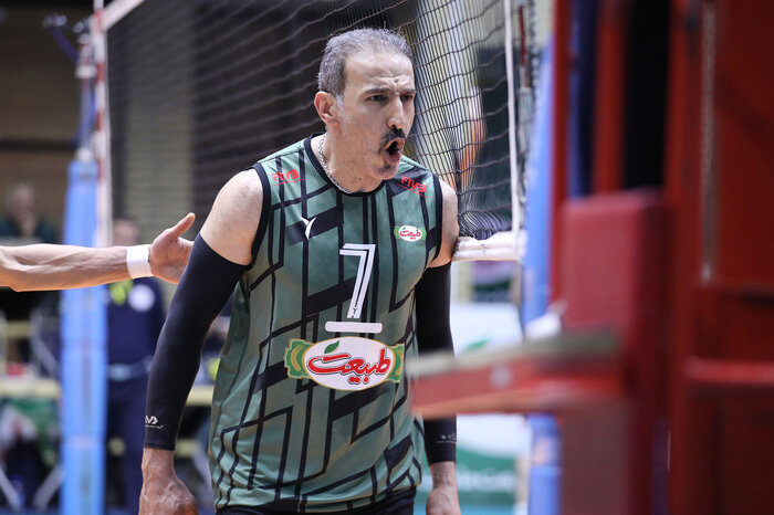 حمزه زرینی: با والیبال، غم درگذشت فرزندم را تحمل کردم/ نسل جدید، بی‌تعصب نیست