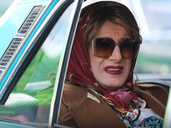 ۱۰ مرد زنپوش سینمای ایران/ از رکورد داری اکبر عبدی تا «خانم والده» عطاران+ تیزر