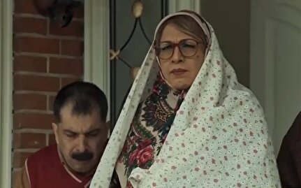 ۱۰ مرد زنپوش سینمای ایران/ از رکورد داری اکبر عبدی تا «خانم والده» عطاران+ تیزر