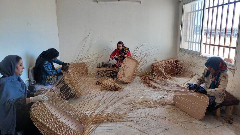 رنج مُرواربافی «داویجان» از خامفروشی تا فعالیت فصلی رنج مُرواربافی «داویجان» از خامفروشی تا فعالیت فصلی