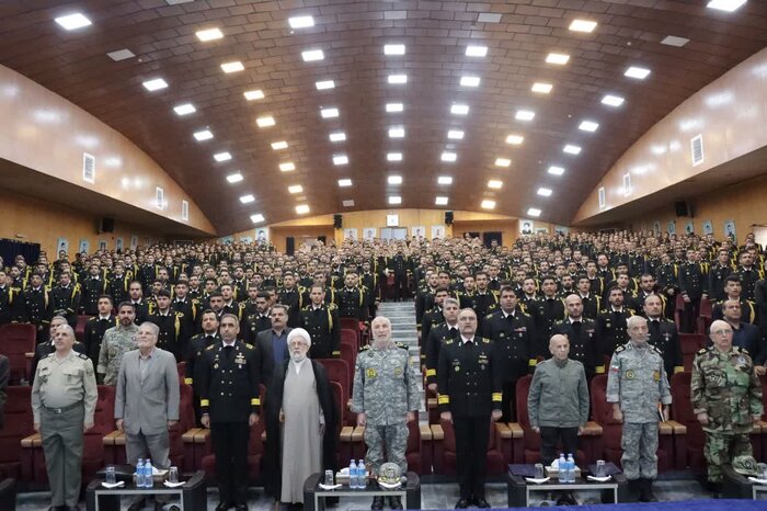 جانشین نیروی دریایی ارتش:  دفاع مقدس ارزش های الهی را در میدان عمل تجلی بخشید