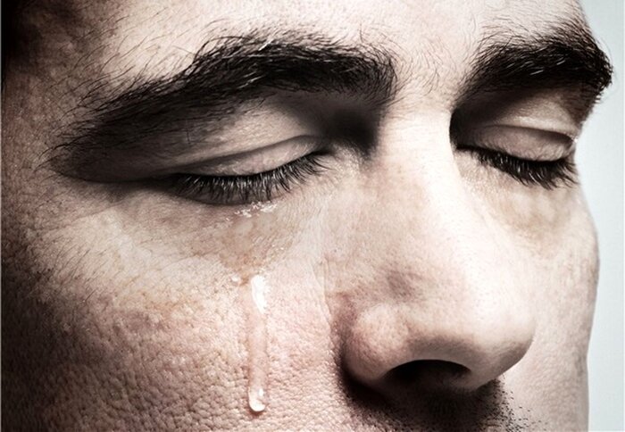 چرا بعد از گریه حالمان بهتر میشود؟