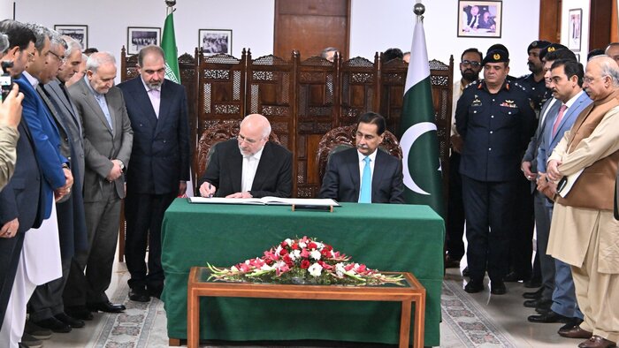 تعهد تهران-اسلام‌آباد به تقویت روابط راهبردی و پارلمانی