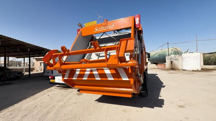 هشت دستگاه خودرو حملزباله به ناوگان مدیریت پسماند منطقه آزاد قشم اضافه شد+فیلم