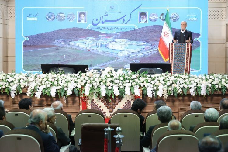 بزشكيان: محافظة كردستان يمكن بطاقاتها ان تشكل القوة الدافعة للتطور بالبلاد