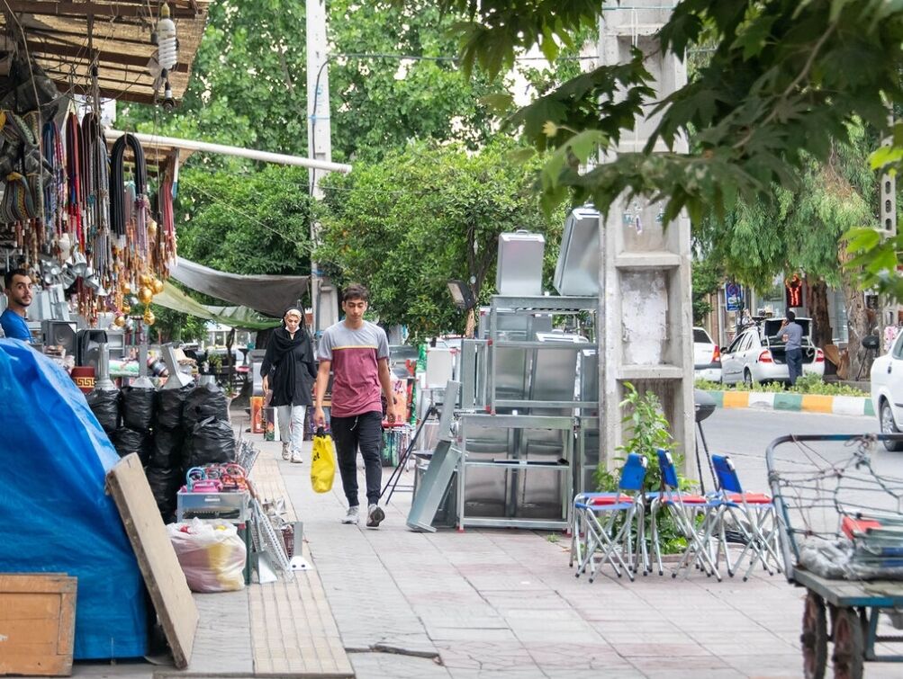 پیاده‌روهای اسیر؛ قصه پرغصه سد معبر در شیراز