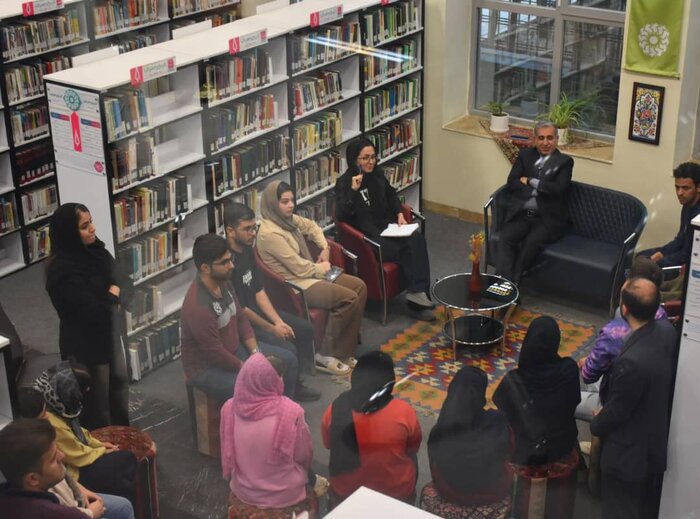 پاتوقی برای شنیدن؛ نجواهای بی‌پرده جوانان شیرازی با معاون استاندار فارس