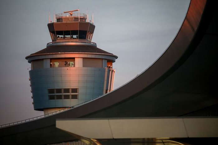 سیستم هوانوردی آمریکا مختل شد؛ لغو صدها پرواز در پی تعطیلی دولت ترامپ