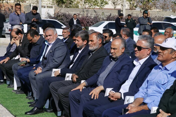 کلنگ‌زنی بیش از ۱۷۰ میلیارد ریال پروژه در سده لنجان با حضور استاندار اصفهان