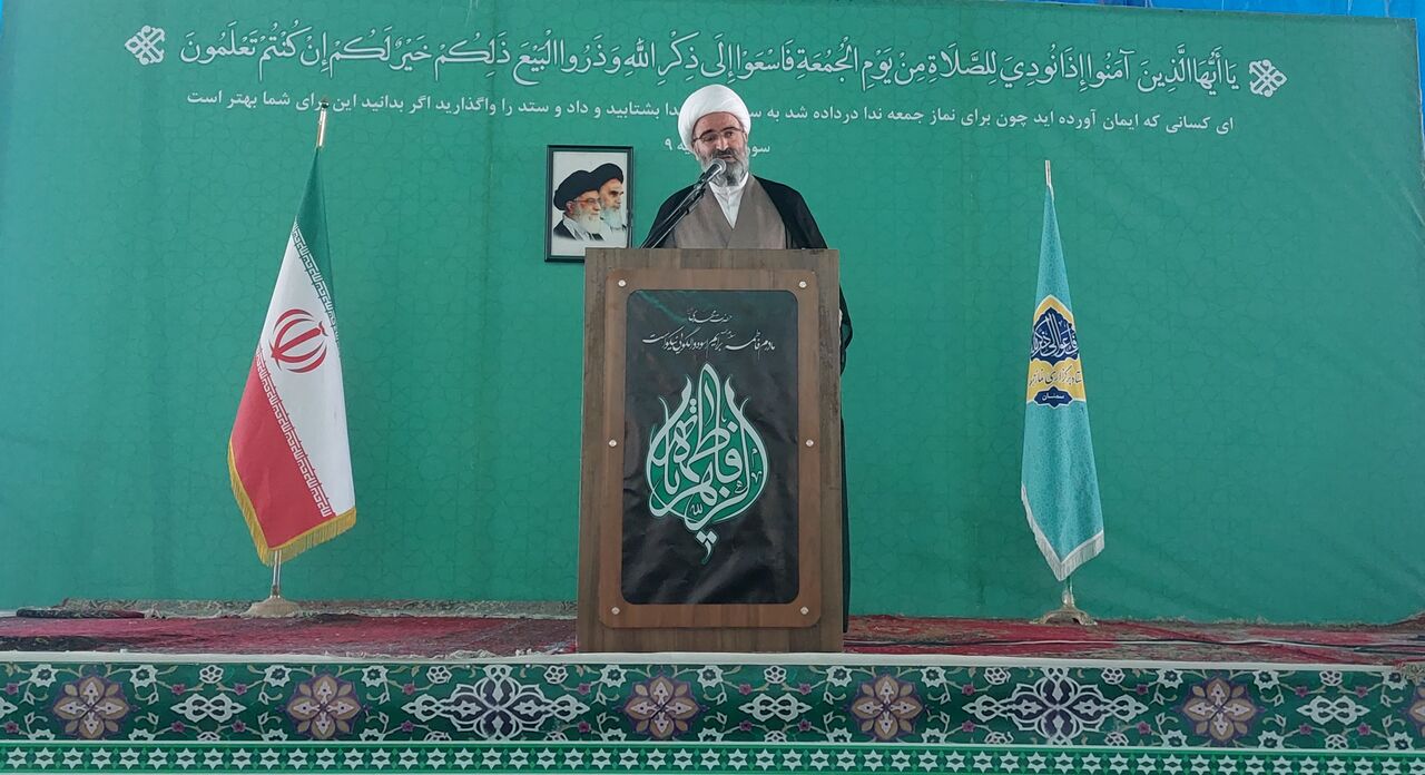 امام جمعه سمنان: مذاکره مقابل آمریکا با رویکرد خصمانه‌اش امکان‌پذیر نیست