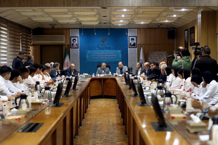 پیراهن تیم ملی فوتسال دانشآموزان رونمایی شد/ نگاه راهبردی به ورزش مدارس