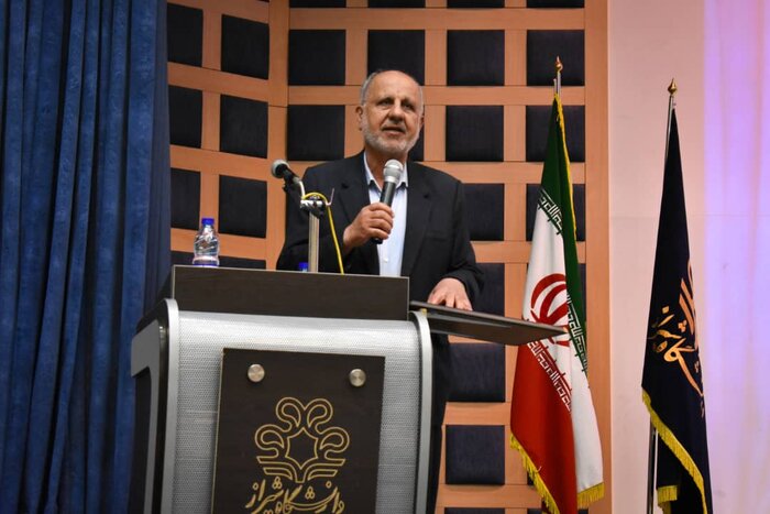 بنیاد نخبگان فارس با «جایزه شهید طاهری» از دانشجویان الکترونیک تقدیر کرد