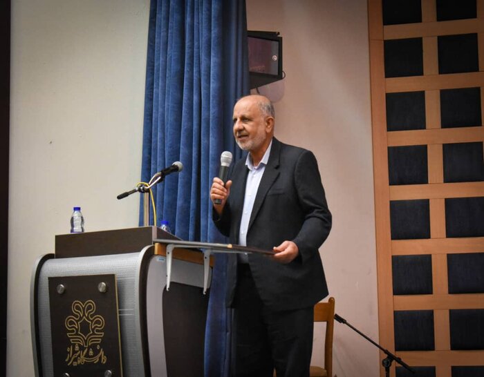 بنیاد نخبگان فارس با «جایزه شهید طاهری» از دانشجویان الکترونیک تقدیر کرد