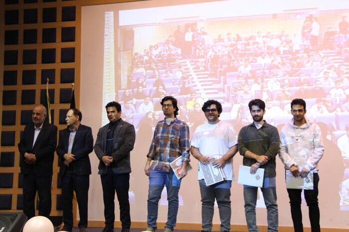 بنیاد نخبگان فارس با «جایزه شهید طاهری» از دانشجویان الکترونیک تقدیر کرد