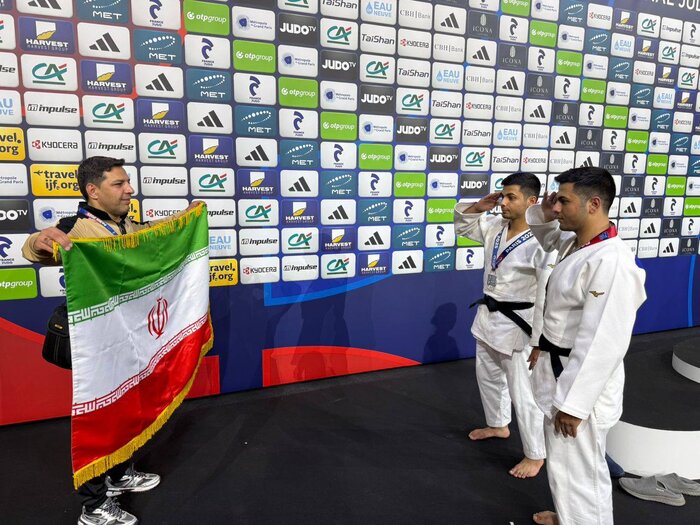 تیم کاتا زیر ۲۱ سال کشورمان نایب قهرمان جهان شد؛ احترام نظامی به پرچم ایران+ عکس