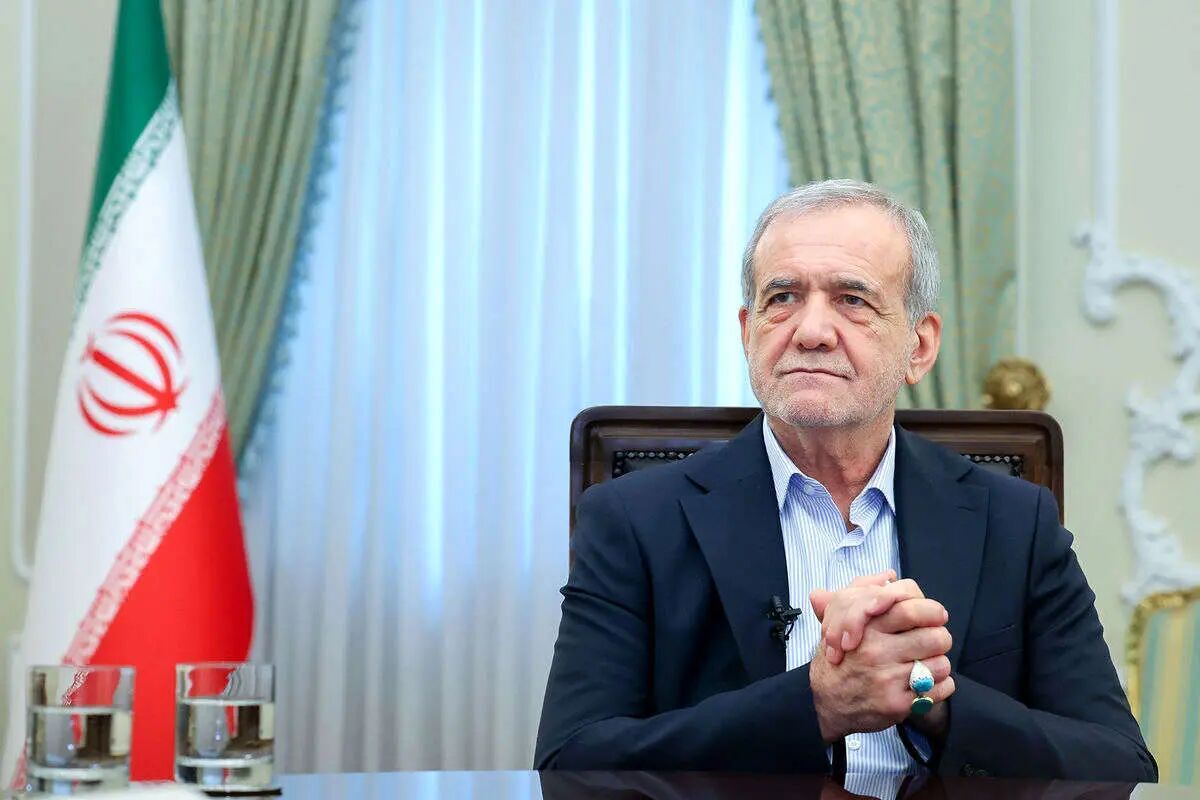 بزشكيان: التصديق على ميثاق كوروش رمزٌ لاستمرار حضور إيران في وجدان الحضارة الإنسانية بزشكيان: التصديق على ميثاق كوروش رمزٌ لاستمرار حضور إيران في وجدان الحضارة الإنسانية