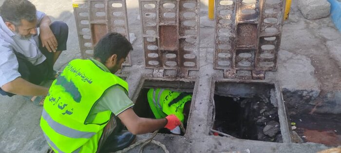 عملیات لایروبی کانالها و مسیلهای شهرهای قشم و درگهان سرعت گرفت