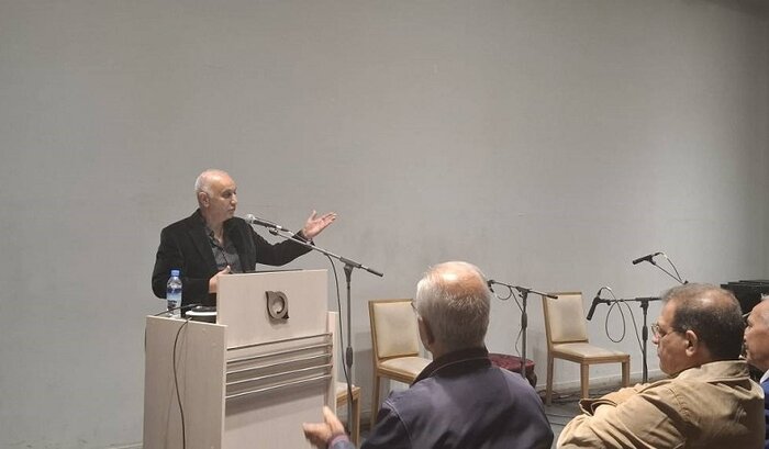 نشست تخصصی آیین آواز / گلپا از دانش و محتوای آوازی پیشینیان بهره برد و بنایی جدید ساخت