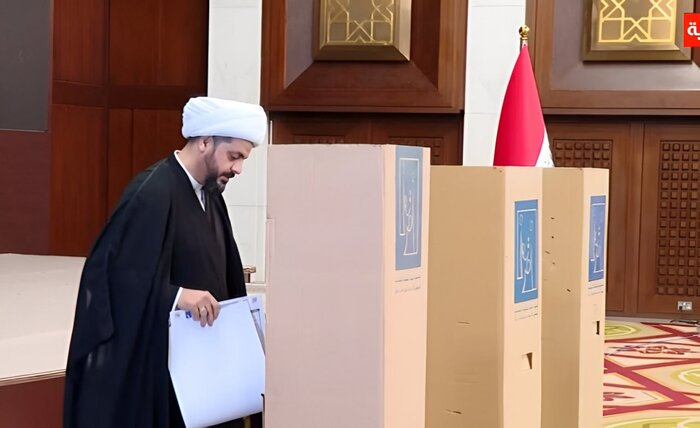 شخصیت های سیاسی عراق به پای صندوق های رای رفتند+عکس