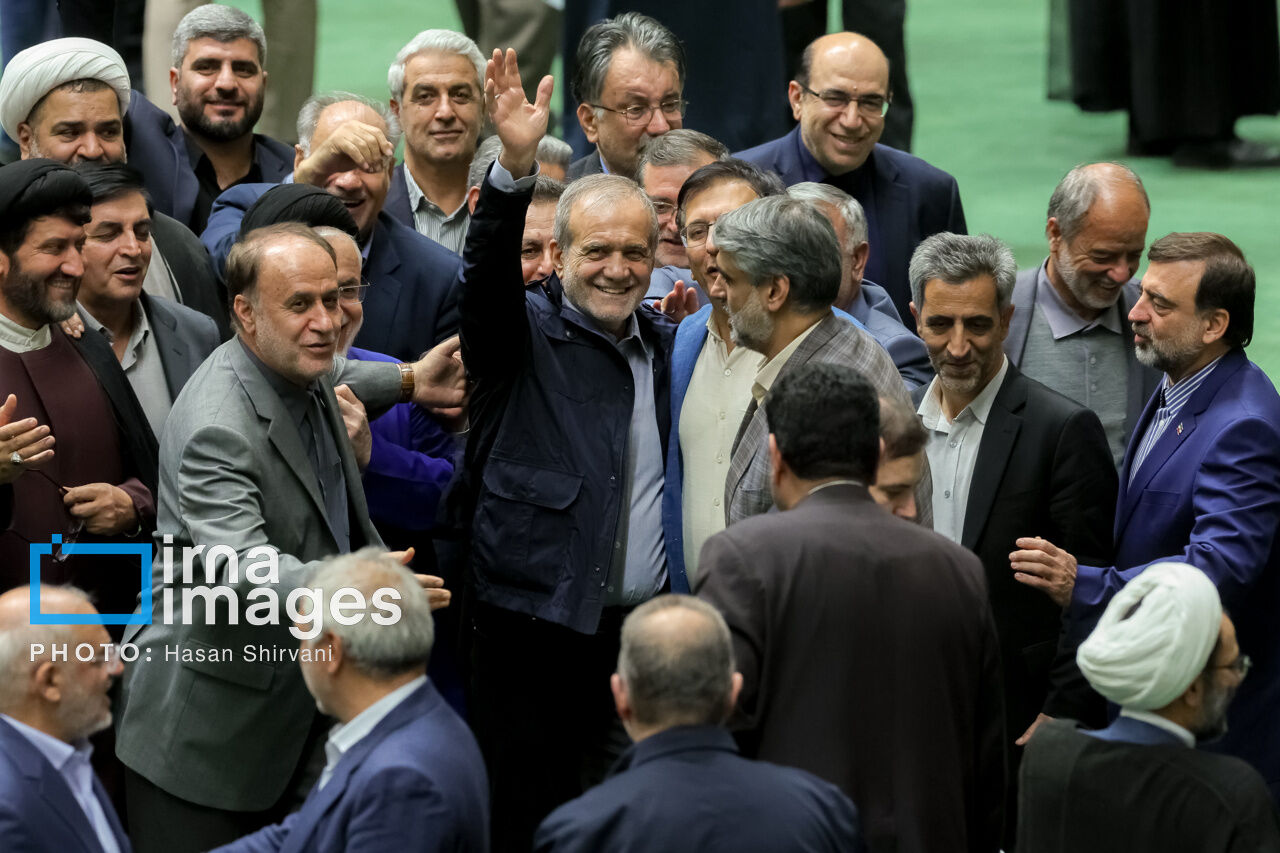 رئيس الجمهورية : العدو علق آماله على إثارة الفوضى في البلاد رئيس الجمهورية : العدو علق آماله على إثارة الفوضى في البلاد