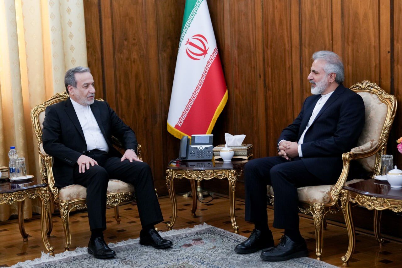 عراقجي : الأواصر التاريخية بين إيران والهند ركيزة قيمة لتطوير التعاون الثنائي عراقجي : الأواصر التاريخية بين إيران والهند ركيزة قيمة لتطوير التعاون الثنائي