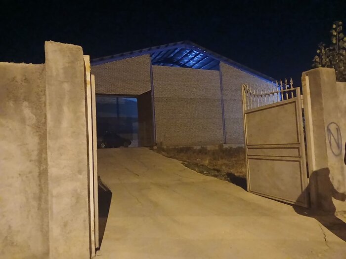 کشف سه انبار آرد قاچاق در کرمانشاه/ ۳ متهم دستگیر شدند+عکس