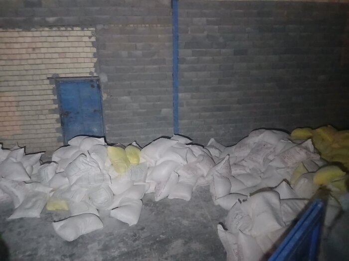 کشف سه انبار آرد قاچاق در کرمانشاه/ ۳ متهم دستگیر شدند+عکس