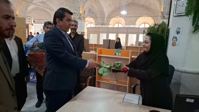 استاندار کرمان: ترویج کتابخوانی مسیر ارتقای دانایی جامعه است