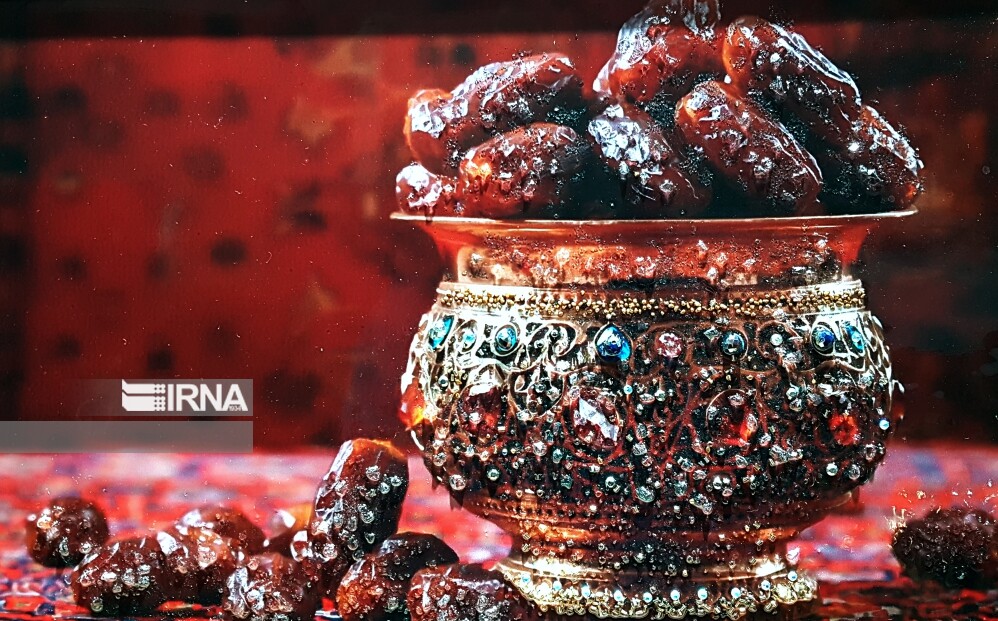 رییس اتاق اصناف ایران:خرما به درستی در شبکه توزیع جا نگرفته است رییس اتاق اصناف ایران:خرما به درستی در شبکه توزیع جا نگرفته است