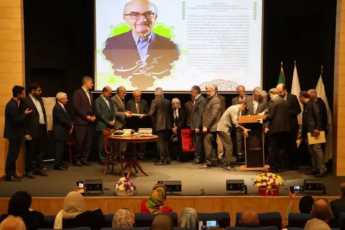 وزیر ارشاد: میرمجلسی با وقف هزاران جلد کتاب تصویری از ایمان به ماندگاری دانایی است