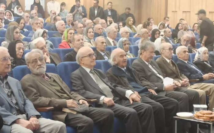 وزیر ارشاد: میرمجلسی با وقف هزاران جلد کتاب تصویری از ایمان به ماندگاری دانایی است