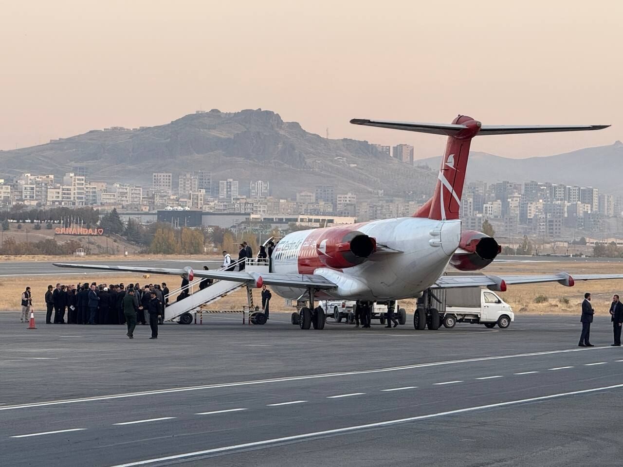 وزیر راه و شهرسازی وارد سنندج شد