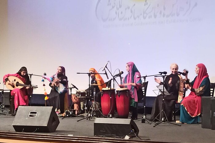 پایان جشنواره موسیقی بانوان نواحی ایران در کیش با تجلیل از ۱۰ گروه برگزیده