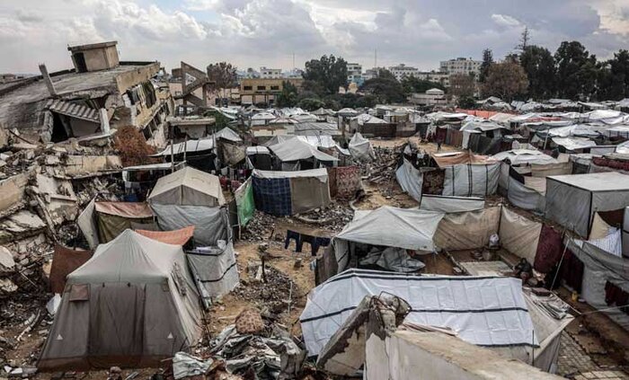 چادرهای غزه زیر باران؛ کودکان در سرما میلرزند + فیلم و عکس