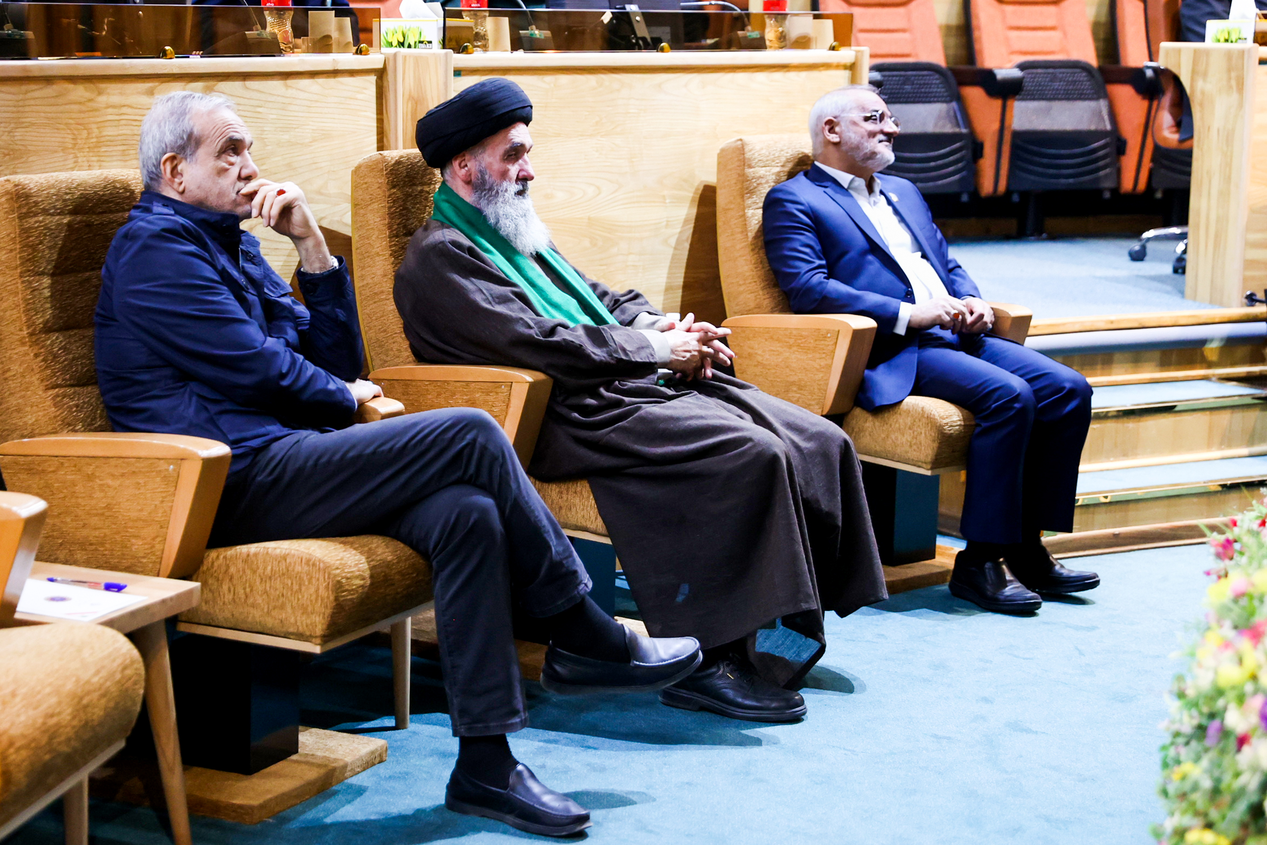 پزشکیان: ظرفیتهای وزارت دفاع میتواند به ساماندهی ناترازیها کمک کند