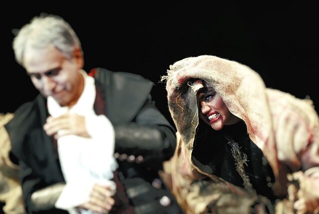 نمایشی که میزبان دیکتاتورهای تاریخ شدهاست/ خونخوارتر از دراکولا +فیلم