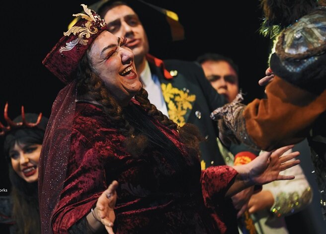 نمایشی که میزبان دیکتاتورهای تاریخ شدهاست/ خونخوارتر از دراکولا +فیلم