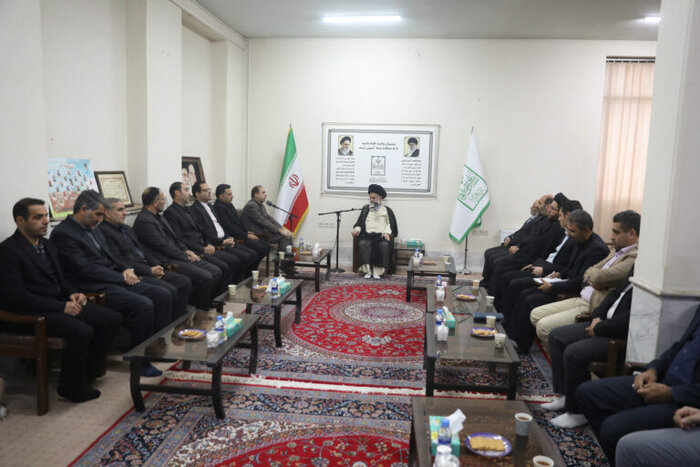 حسینی بوشهری: دشمنان به دنبال تغییر هویت ملی و دینی دانش آموزان هستند