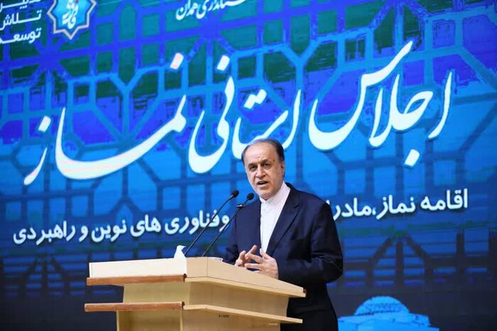 تجهیز نمازخانههای مدارس همدان تا پایان سال