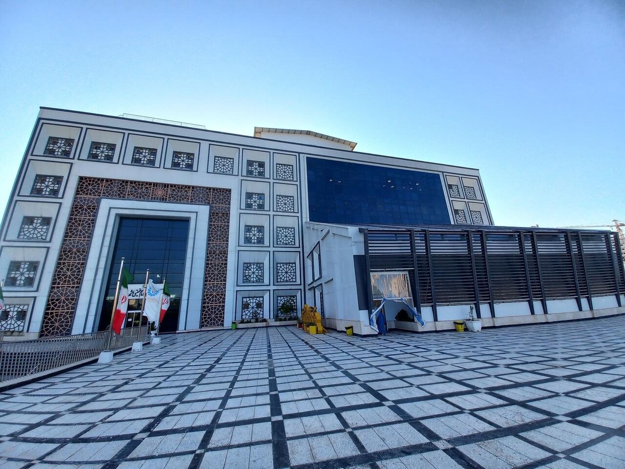 فیلم| کتابخانه مرکزی مشهد بزرگترین کتابخانه عمومی کشور