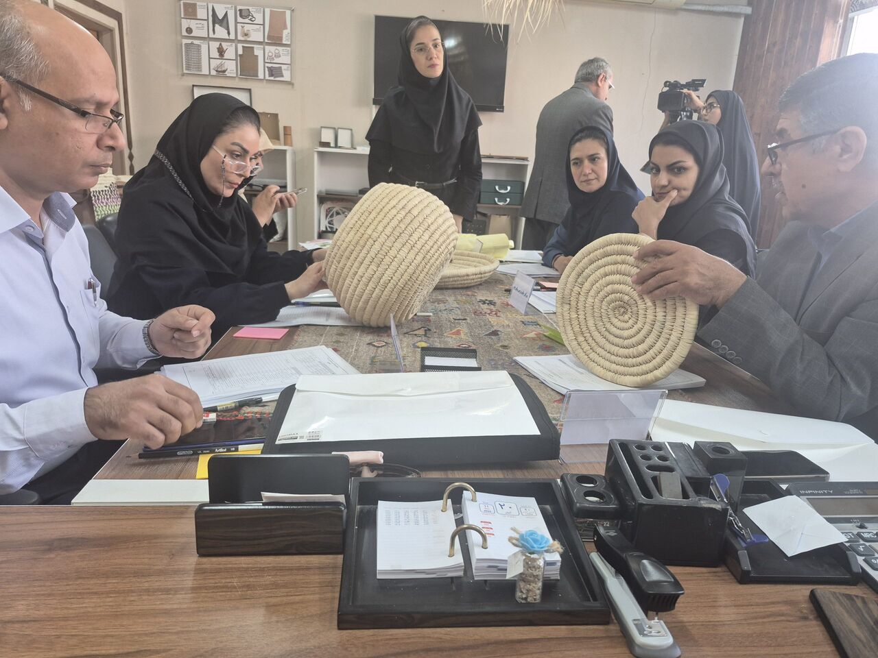 مهر اصالت ملی بر پیشانی ۹۲ اثر هنرمندان بوشهر مهر اصالت ملی بر پیشانی ۹۲ اثر هنرمندان بوشهر