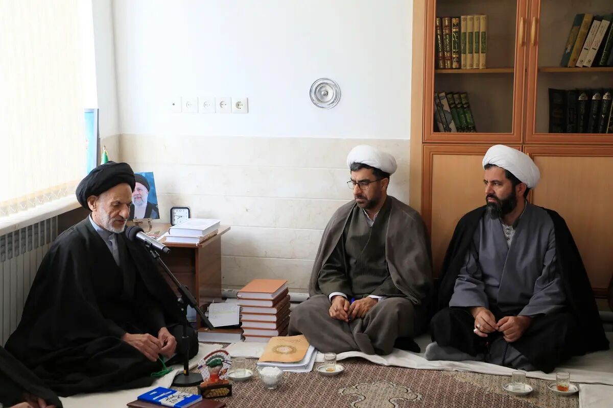 امام جمعه بیرجند: ترویج قرآن در دنیا خلأ فکری انسانها را پر میکند