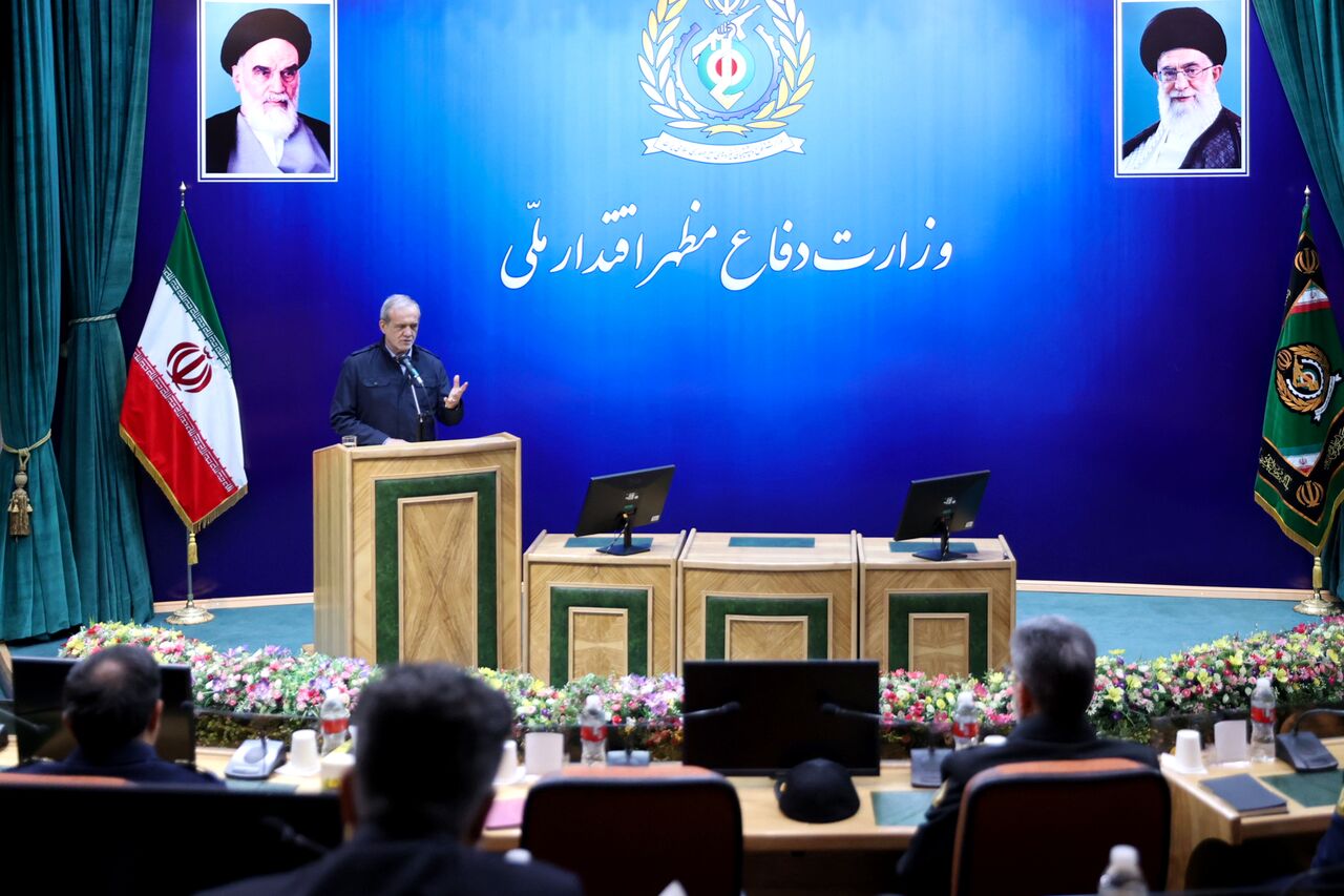 پزشکیان: ظرفیتهای وزارت دفاع میتواند به ساماندهی ناترازیها کمک کند